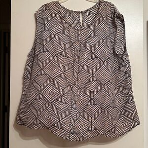 Geometric Sleeveless Blouse